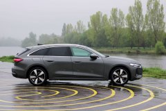 Audi A5 Avant 2.0 TDI MHEV plus quattro 2025