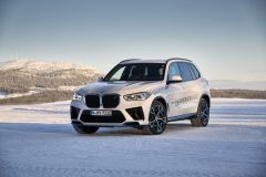 BMW iX5 Hydrogen in Arjeplog Feb 22