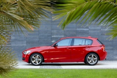 BMW 118i 5-door F20 2011