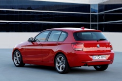 BMW 118i 5-door F20 2011