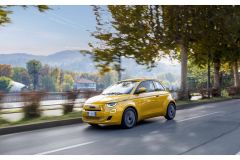 Fiat 500 Hybrid 2025