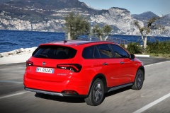 Fiat Tipo Cross Station Wagon Red 2022