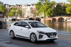 Hyundai Ioniq Hybrid 2016