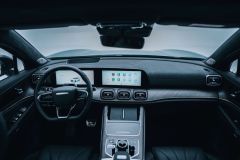 Interiér velkého čínského SUV Jaecoo 8 SHS 2026