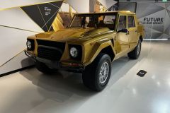 Lamborghini LM002