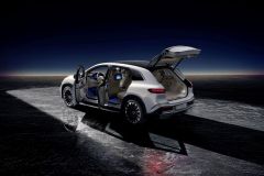 Mercedes-EQ. EQS SUV 2022