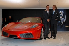 Michael Schumacher  na prezentaci Ferrari F430 Scuderia