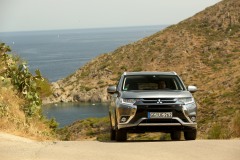 Mitsubishi Outlander PHEV 2015