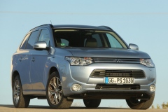 Mitsubishi Outlander PHEV 2014