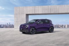 Nissan Pixo 2026: Městský elektromobil segmentu A ve fialové barvě