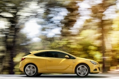 Opel Astra GTC 2011