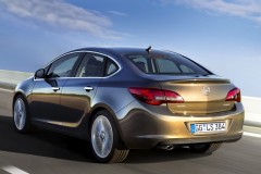 Opel Astra sedan 2012