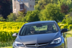Opel Astra sedan 2012