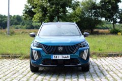 Peugeot 2008 Hybrid 145 GT (2025) 