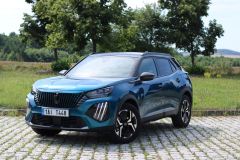 Peugeot 2008 Hybrid 145 GT (2025) 