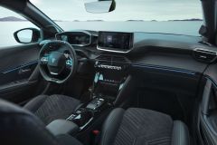 Peugeot 208 facelift 2023 interiér