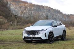 PEUGEOT e-3008 GT 2024