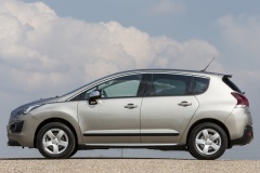 Peugeot 3008 HYbrid4 2013