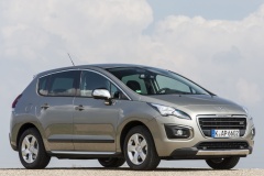Peugeot 3008 HYbrid4 2013