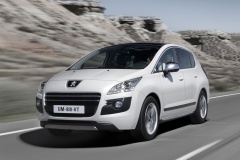 Peugeot 3008 HYbrid4 2011