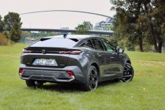 Peugeot 408 GT Hybrid 225 2023