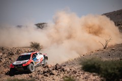 Red_lined Buggyra na Rallye Dakar 2025