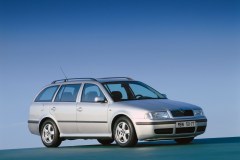 Škoda Octavia Combi 2000
