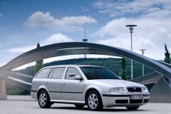 Škoda Octavia Combi 2000
