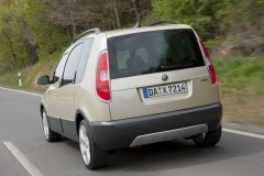 Škoda Roomster Scout 2010