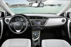 Toyota Auris Touring Sports Hybrid 2013
