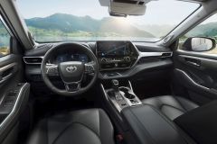 Toyota Highlander MY 2023 interiér