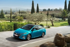 Toyota Prius PHEV 2016