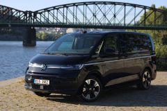 Volkswagen Multivan Long Style eHybrid 4Motion 2025