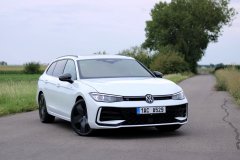 Volkswagen Passat R-Line 2.0 TDI DSG (2024)