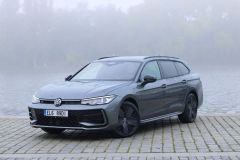 Volkswagen Passat eHybrid R-Line People (2025)