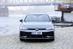 Volkswagen Passat eHybrid R-Line People (2025)