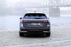 Volkswagen Passat eHybrid R-Line People (2025)