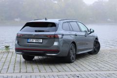 Volkswagen Passat eHybrid R-Line People (2025)