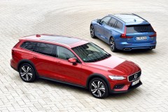 Volvo V60 Cross Country a Volvo V60 R-Design 2018