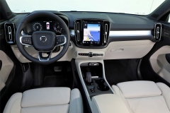 Volvo XC40 D4 Momentum 2017