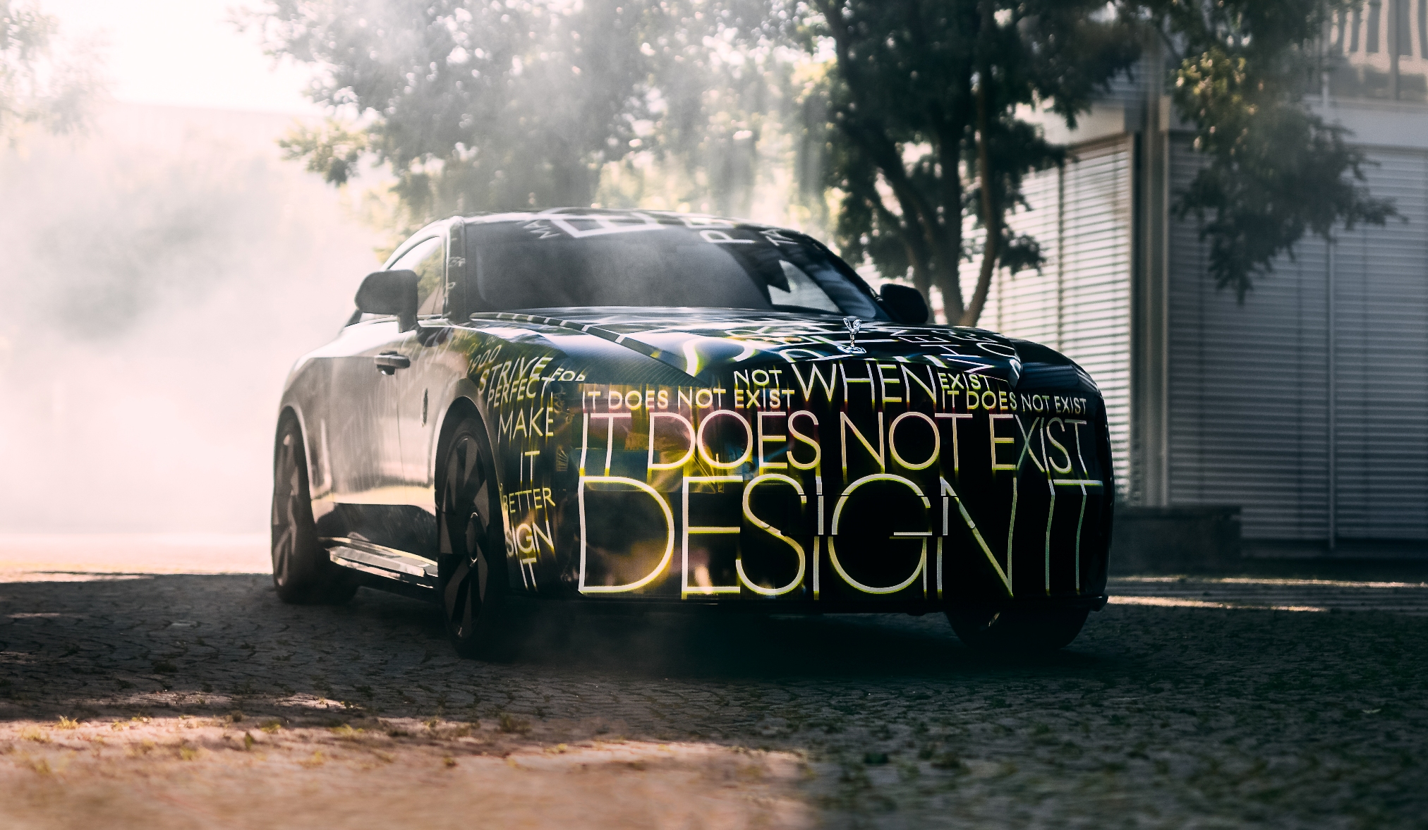 Rolls-Royce pracuje na elektromobilu. Říká mu Spectre a dorazí v roce 2023