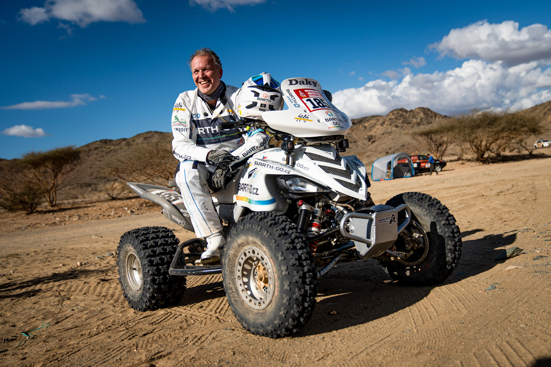 Češi na Rallye Dakar 2022: Tůma slaví, Loprais, Prokop i Michek smutní