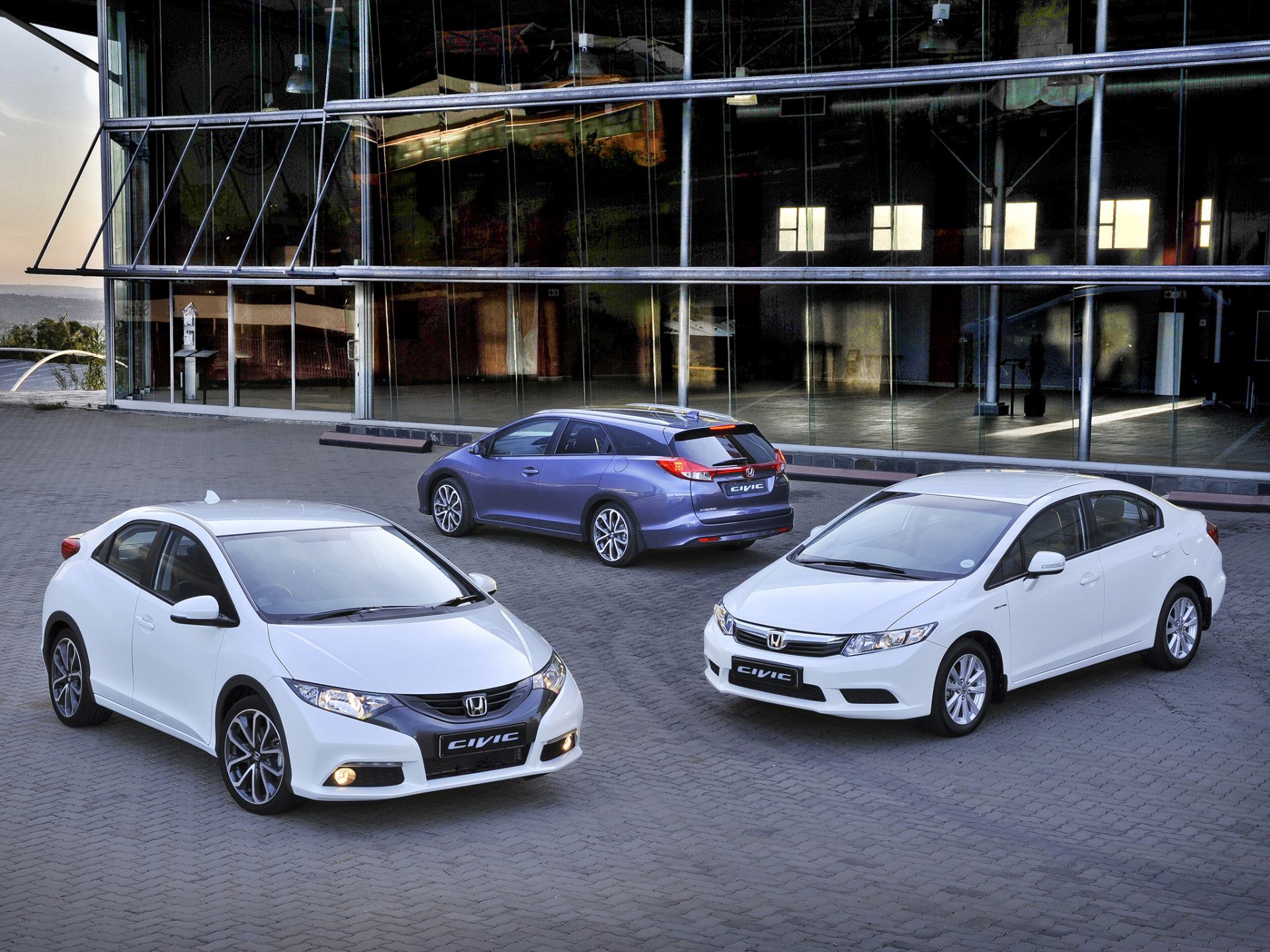 Druhy karoserie: Honda Civic jako hatchback, kombi a sedan