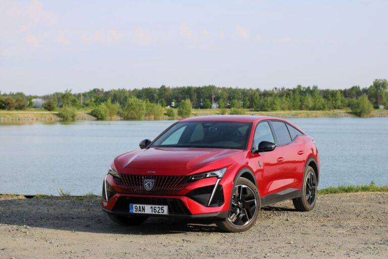 Peugeot 408 GT 1.2 PureTech 2023