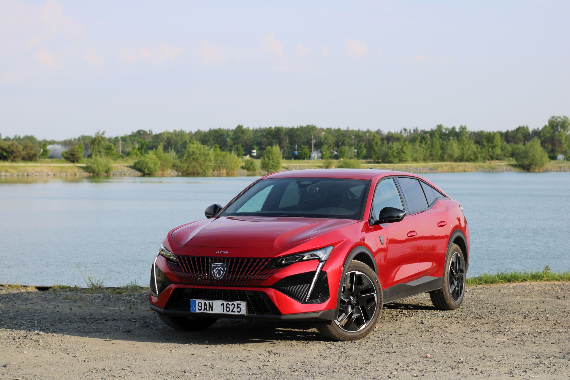 Test: Peugeot 408 GT 1.2 PureTech (2023)