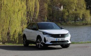Peugeot 3008 GT Hybrid 136 e-DCS6 2024