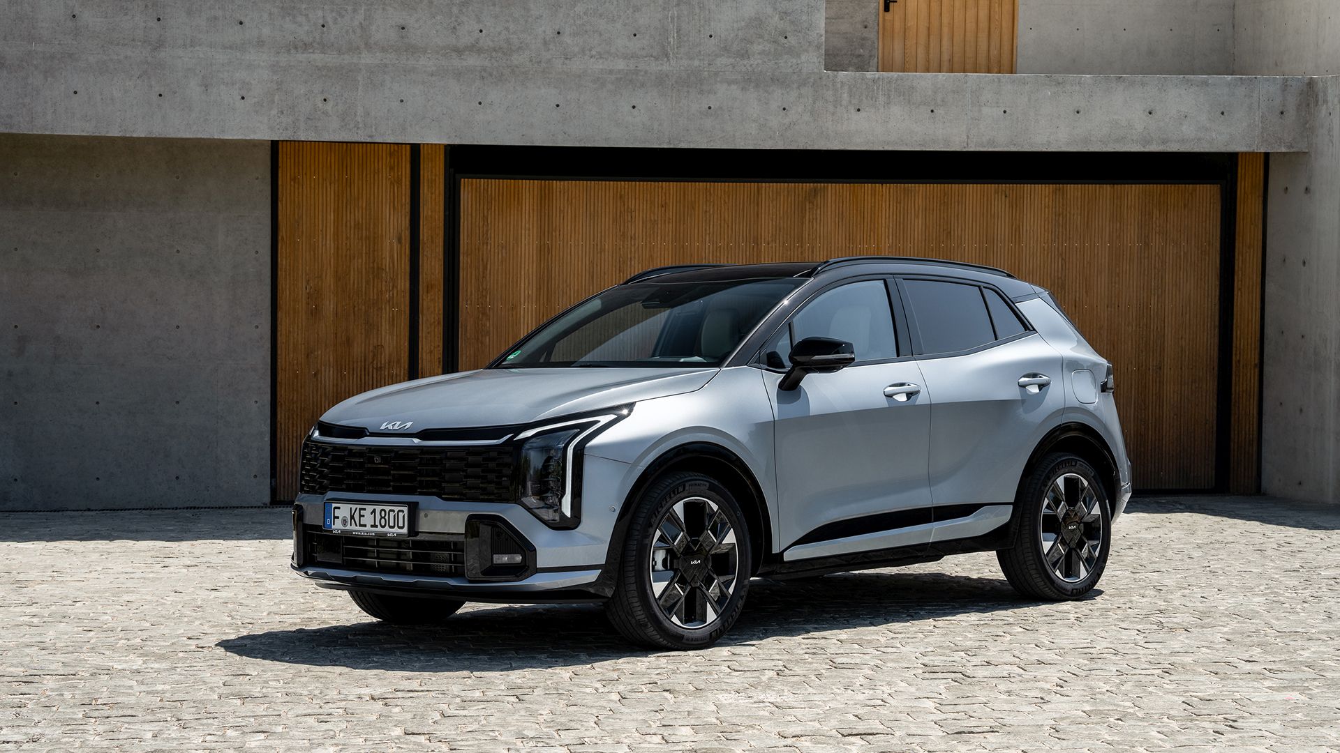 Kia Sportage pro rok 2025 oficiálně. Facelift zcela mění design oblíbeného SUV