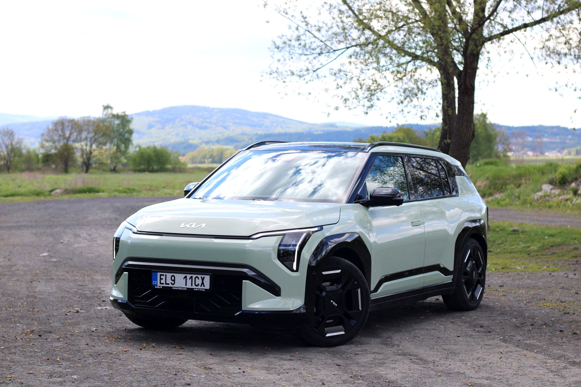 Recenze: Světové auto roku nadchne i české zákazníky. Kia EV3 má styl, je prostorná a dojede daleko