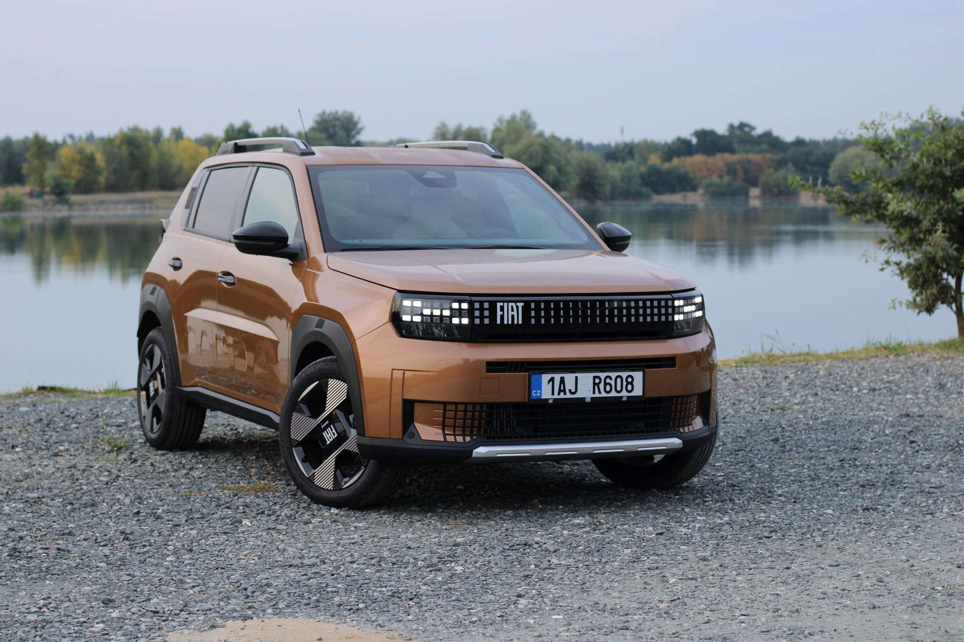 Recenze: Fiat je konečně zpět. Grande Panda je sice prcek, avšak stylový a zároveň vcelku praktický. Hybrid je ideální volba