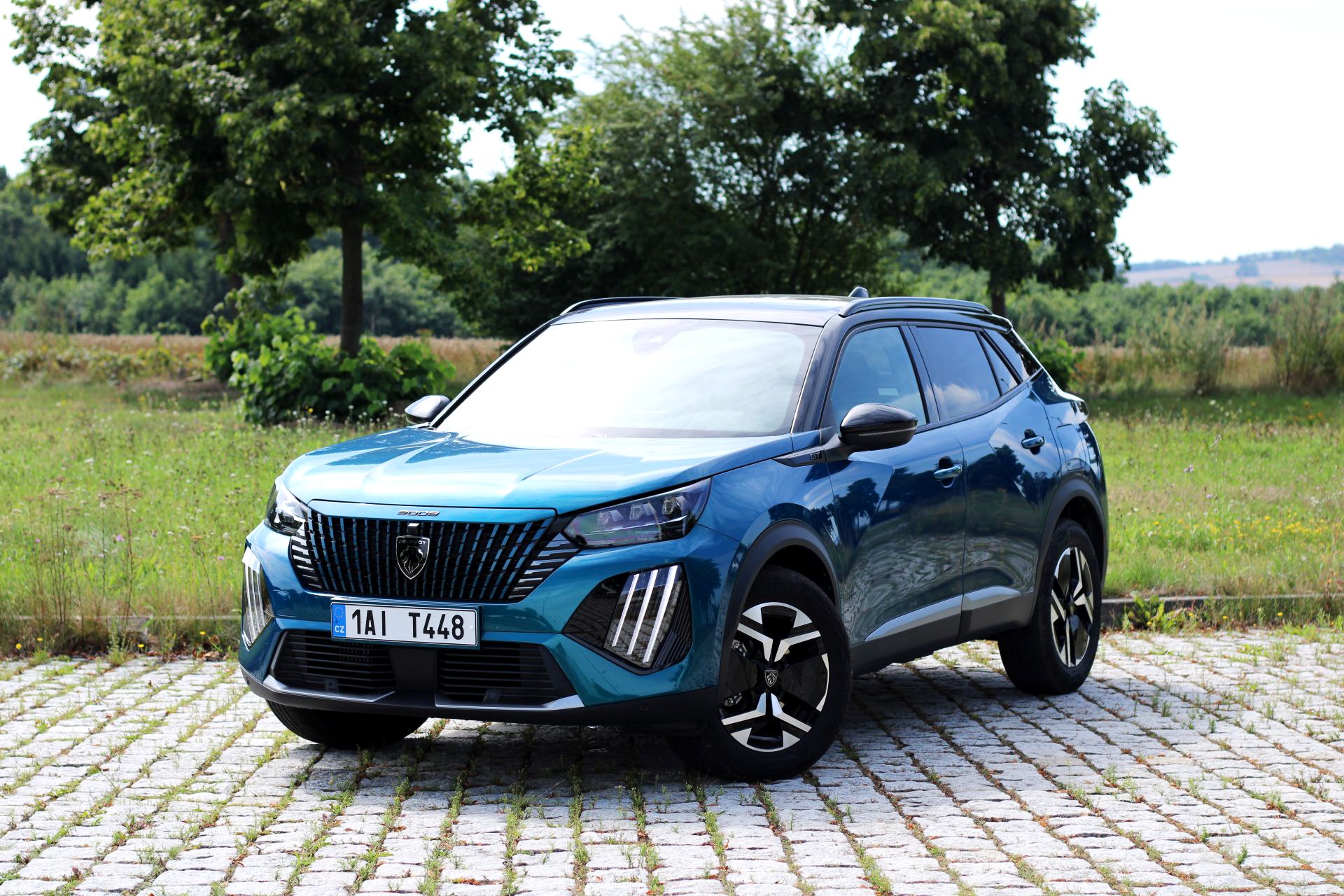 Peugeot 2008 Hybrid 145 GT (2025)